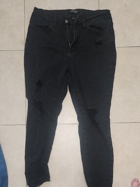 Judy Blue Black Distressed Skinny Jeans